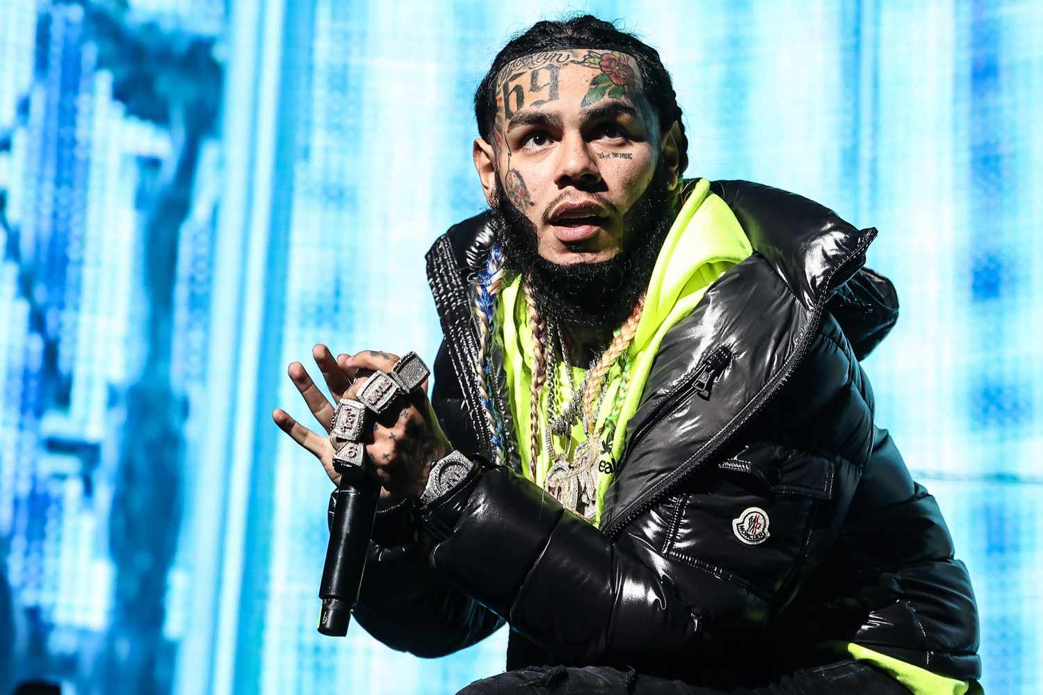 tekashi 6ix9ine su solidaridad oculta como esta ayudando a los pobres